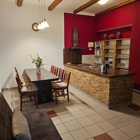 Apartman U Sudu Kobyli Luaran gambar