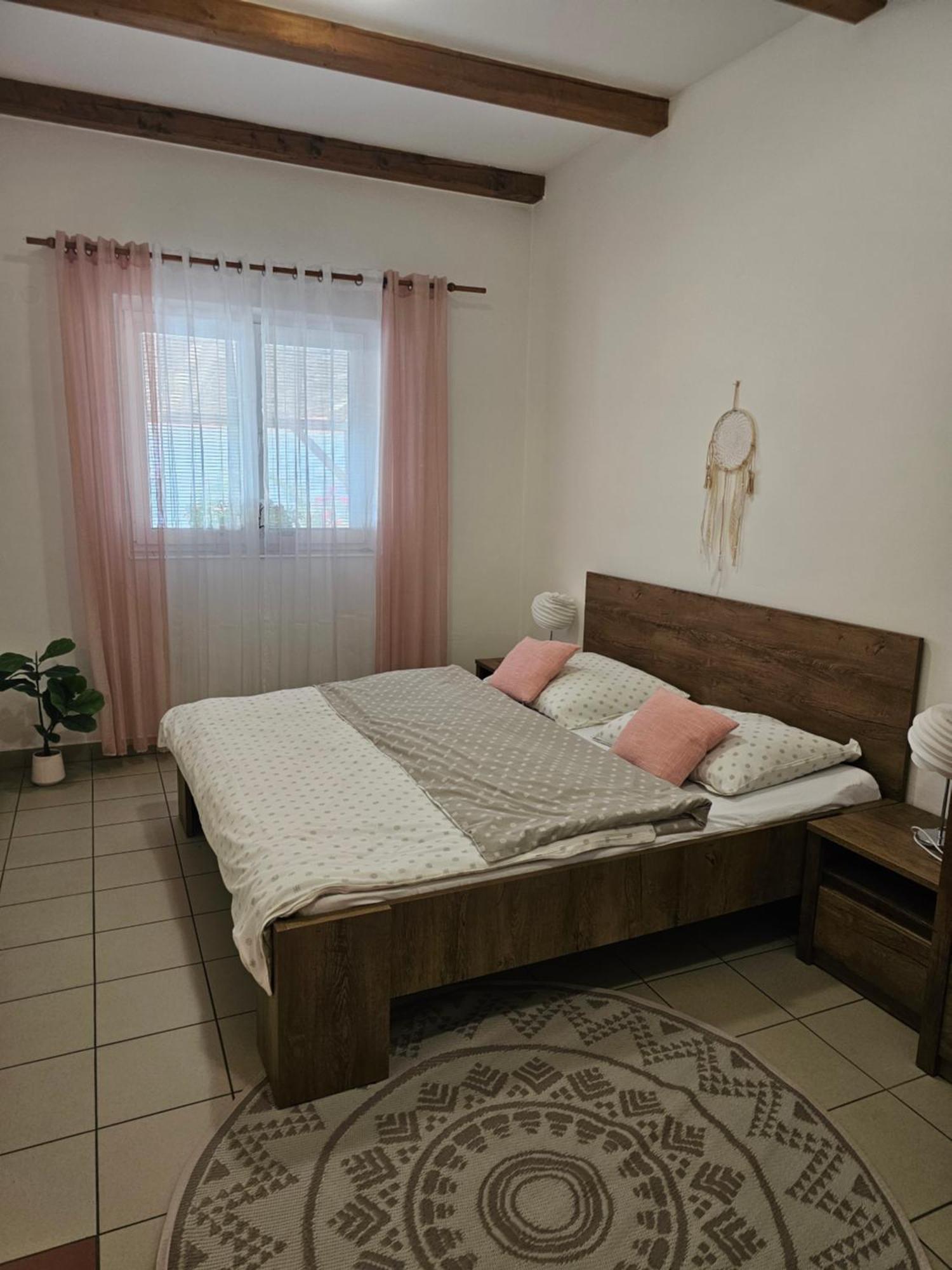 Apartman U Sudu Kobyli Luaran gambar